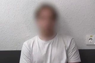 Раскрыли сложную криминальную схему: Полицейские задержали в ДНР 19-летнего студента из Иркутска Раскрыли сложную криминальную схему: Полицейские задержали в ДНР 19-летнего студента из Иркутска