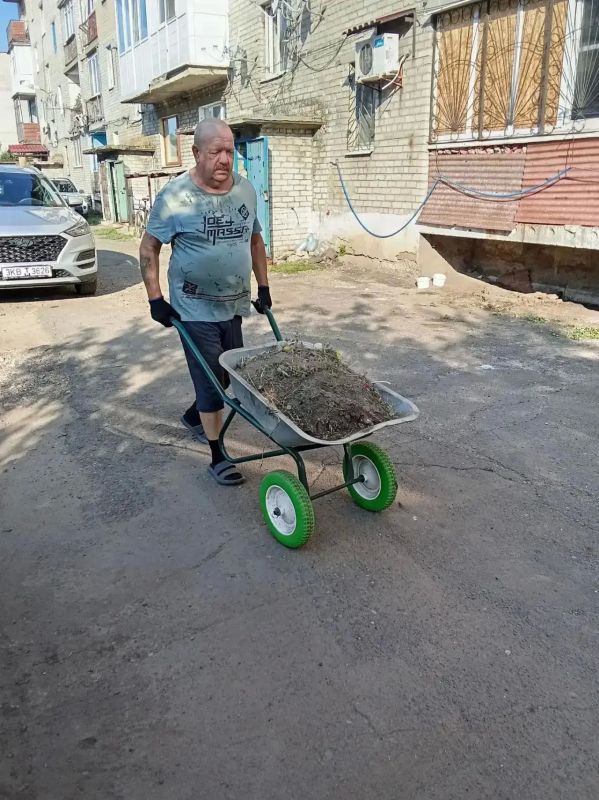 О ходе выполнения работ по содержанию и подготовке жилого фонда в г. Дебальцево О ходе выполнения работ по содержанию и подготовке жилого фонда в г. Дебальцево