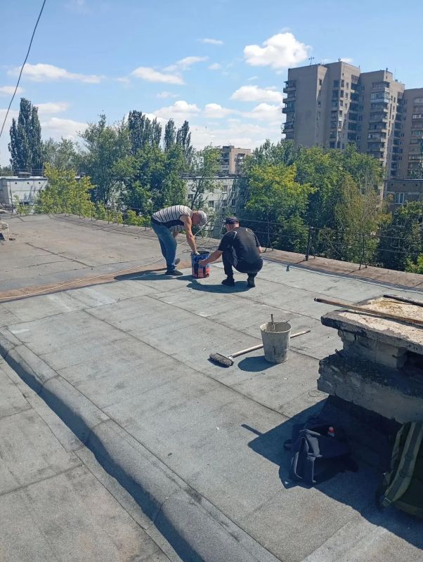 Будни ЖКХ: в Светлодарске продолжаются комплексные работы по содержанию жилого фонда Будни ЖКХ: в Светлодарске продолжаются комплексные работы по содержанию жилого фонда