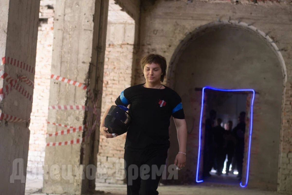 «Чтобы мужчины были мужчинами»: память Гиви в Донецке почтили турниром по ножевому бою «Чтобы мужчины были мужчинами»: память Гиви в Донецке почтили турниром по ножевому бою