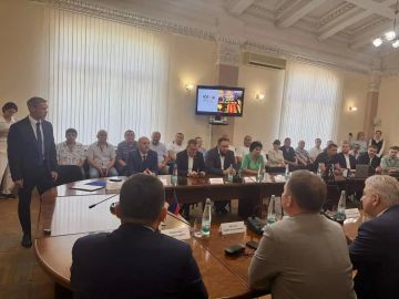 Гурген Малхасян: Совместно с Первым Председателем Правительства Владиславом Очневым, депутатом Народного Совета Донецкой Народной Республики, председателем комитета Народного Совета по промышленности и торговли Виктором...
