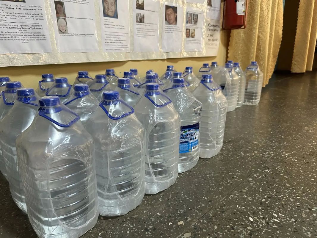 В ходе рабочей поездки посетили пункты временного размещения, в которых сейчас проживают эвакуированные жители Константиновки В ходе рабочей поездки посетили пункты временного размещения, в которых сейчас проживают эвакуированные жители Константиновки