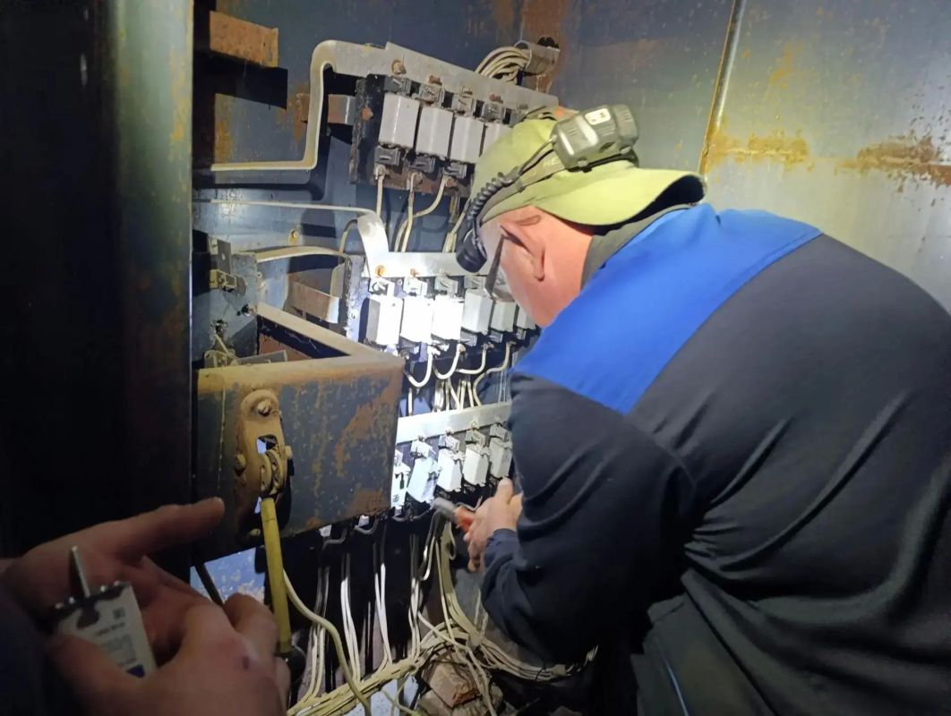Продолжаем работу по заявкам жителей посёлка Новолуганское по восстановлению водоотведения и электроснабжения при поддержке шеф региона Чукотского автономного округа Продолжаем работу по заявкам жителей посёлка Новолуганское по восстановлению водоотведения и электроснабжения при поддержке шеф региона Чукотского автономного округа
