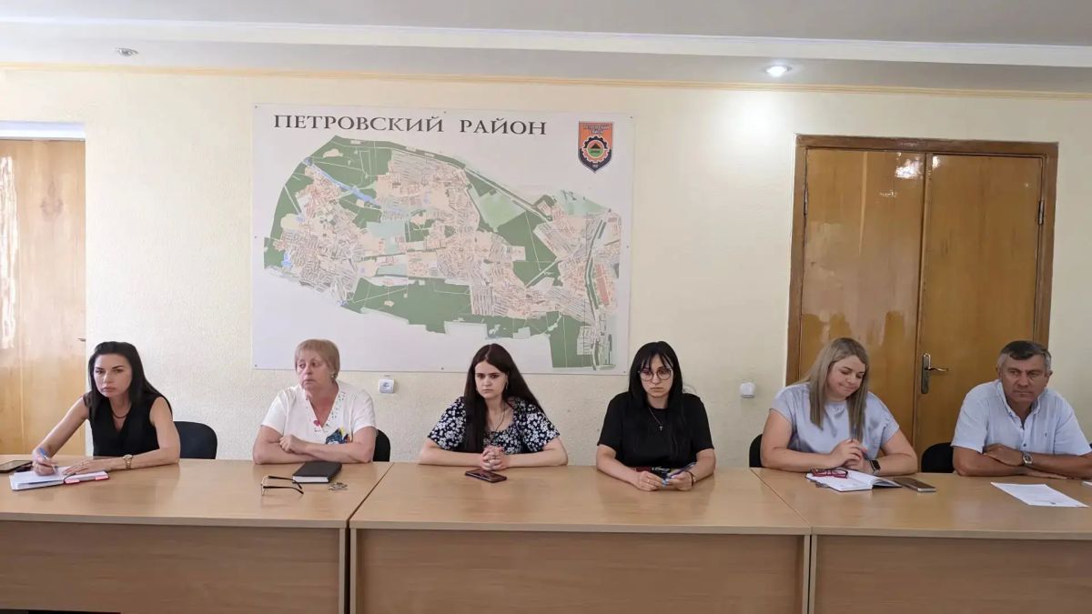 Наталья Бегуненко: Первый заместитель руководителя Управы Петровского внутригородского района Администрации городского округа Донецк Плахутин Юрий Иванович провёл занятие для сотрудников Управы района, посвящённое вопросам... Наталья Бегуненко: Первый заместитель руководителя Управы Петровского внутригородского района Администрации городского округа Донецк Плахутин Юрий Иванович провёл занятие для сотрудников Управы района, посвящённое вопросам...