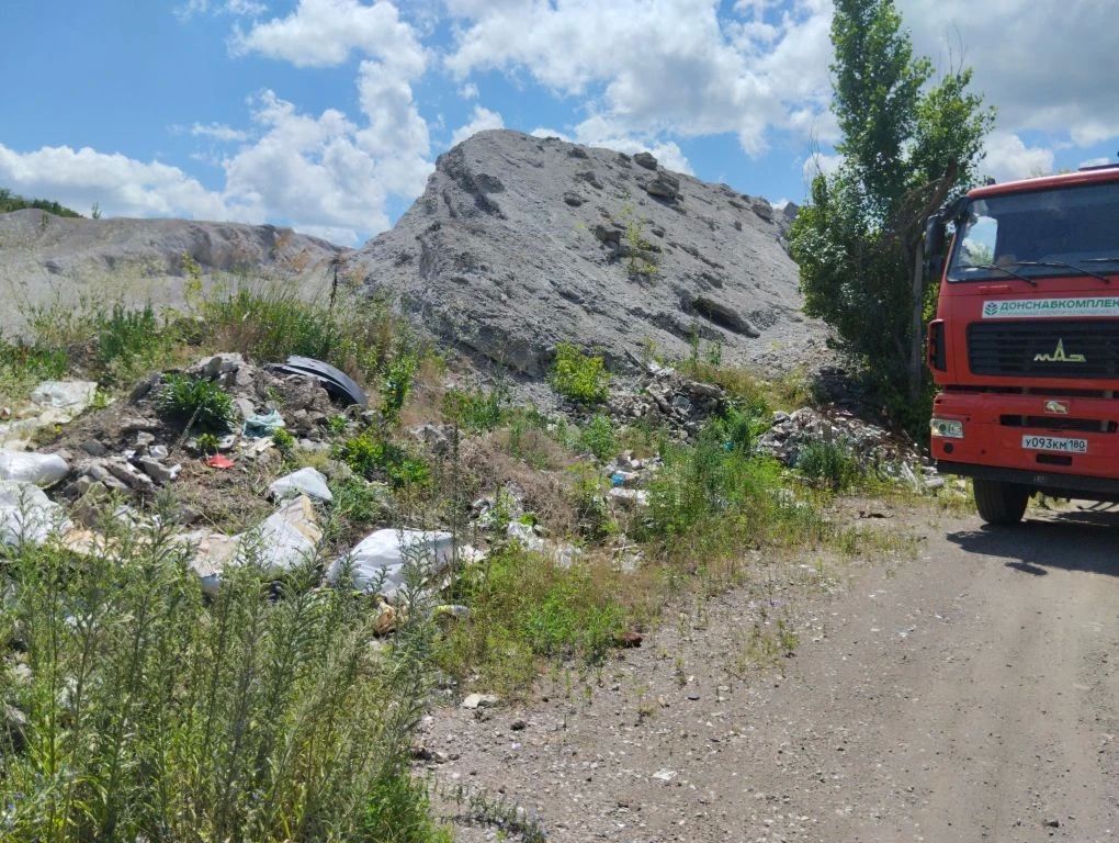17 июля, с целью приведения территории в надлежащее санитарное состояние в Кировском внутригородском районе выполнены работы по вывозу крупногабаритных накоплений мусора на контейнерных площадках по адресам: ул.... 17 июля, с целью приведения территории в надлежащее санитарное состояние в Кировском внутригородском районе выполнены работы по вывозу крупногабаритных накоплений мусора на контейнерных площадках по адресам: ул....