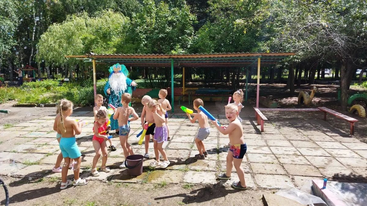 В ГБДОУ «ДЕТСКИЙ САД № 186 Г.О. МАКЕЕВКА» ДНР состоялось яркое музыкально-спортивное мероприятие «День Нептуна»