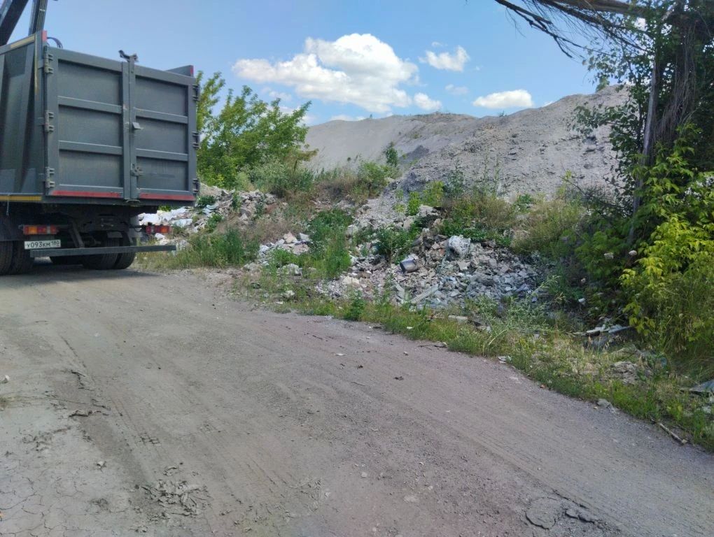 17 июля, с целью приведения территории в надлежащее санитарное состояние в Кировском внутригородском районе выполнены работы по вывозу крупногабаритных накоплений мусора на контейнерных площадках по адресам: ул.... 17 июля, с целью приведения территории в надлежащее санитарное состояние в Кировском внутригородском районе выполнены работы по вывозу крупногабаритных накоплений мусора на контейнерных площадках по адресам: ул....