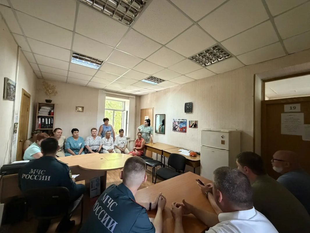 Встречи с трудовым коллективом в Ленинском районе города Донецка продолжаются Встречи с трудовым коллективом в Ленинском районе города Донецка продолжаются