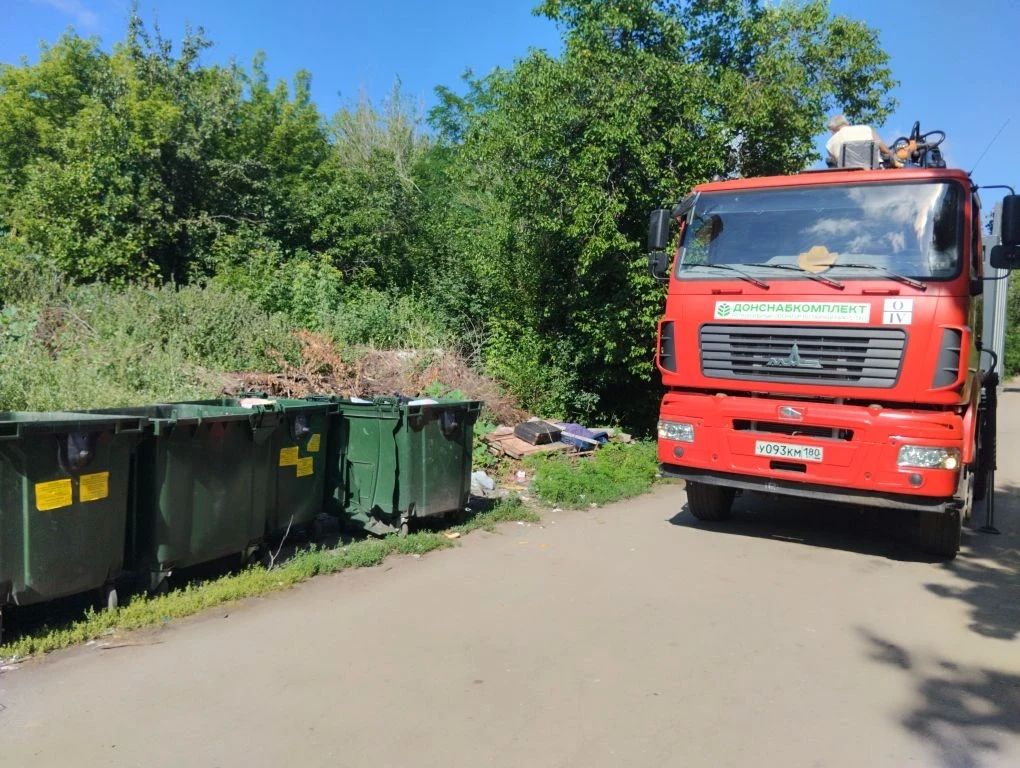 17 июля, с целью приведения территории в надлежащее санитарное состояние в Кировском внутригородском районе выполнены работы по вывозу крупногабаритных накоплений мусора на контейнерных площадках по адресам: ул.... 17 июля, с целью приведения территории в надлежащее санитарное состояние в Кировском внутригородском районе выполнены работы по вывозу крупногабаритных накоплений мусора на контейнерных площадках по адресам: ул....