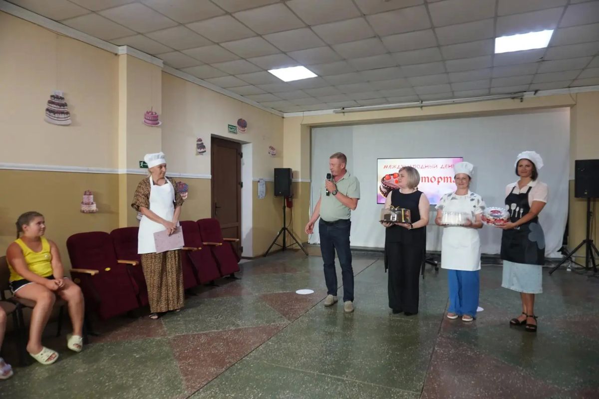 В Международный день торта в МКУ "Володарский ДК" состоялось торжественное мероприятие