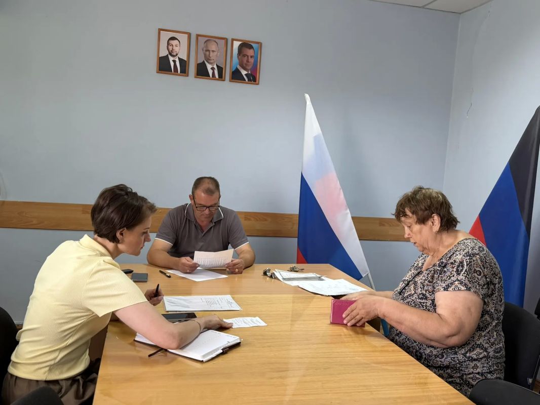 Денис Зубов: Прием граждан. Сегодня, 21 июля, временно исполняющий полномочия главы муниципального образования городской округ Иловайск Александр Кузнецов провел прием граждан Денис Зубов: Прием граждан. Сегодня, 21 июля, временно исполняющий полномочия главы муниципального образования городской округ Иловайск Александр Кузнецов провел прием граждан