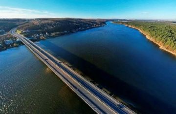 В результате атаки ВСУ в минувшие выходные повреждено оборудование комплекса гидротехнических сооружений Белгородского водохранилища — произошёл сброс воды, сообщает оперштаб региона
