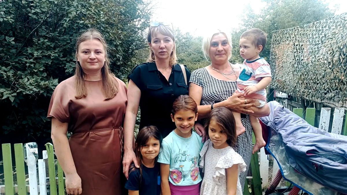 Александр Волошин: #гуманитарнаяпомощь. С заместителем министра труда и социальной защиты ДНР Натальей Голомысовой, Уполномоченным по правам ребенка в ДНР Таисией Чернявской и «Кодом Непокоренных» совместными усилиями... Александр Волошин: #гуманитарнаяпомощь. С заместителем министра труда и социальной защиты ДНР Натальей Голомысовой, Уполномоченным по правам ребенка в ДНР Таисией Чернявской и «Кодом Непокоренных» совместными усилиями...