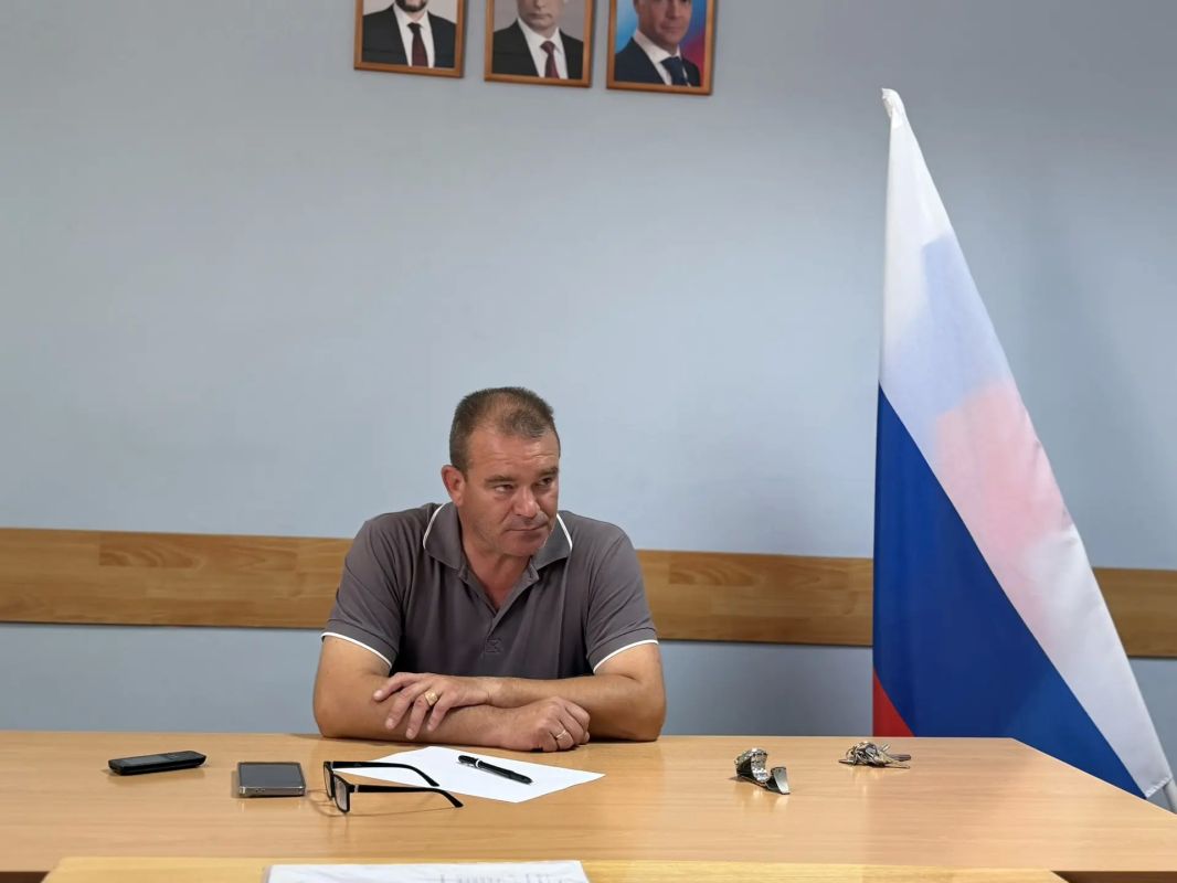 Денис Зубов: Прием граждан. Сегодня, 21 июля, временно исполняющий полномочия главы муниципального образования городской округ Иловайск Александр Кузнецов провел прием граждан Денис Зубов: Прием граждан. Сегодня, 21 июля, временно исполняющий полномочия главы муниципального образования городской округ Иловайск Александр Кузнецов провел прием граждан