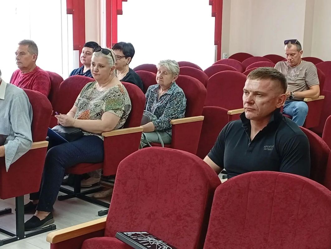 Сегодня в администрации округа прошло очередное заседание штаба по подготовке жилого фонда, социальных объектов и инфраструктуры жизнеобеспечения к новому отопительному сезону Сегодня в администрации округа прошло очередное заседание штаба по подготовке жилого фонда, социальных объектов и инфраструктуры жизнеобеспечения к новому отопительному сезону