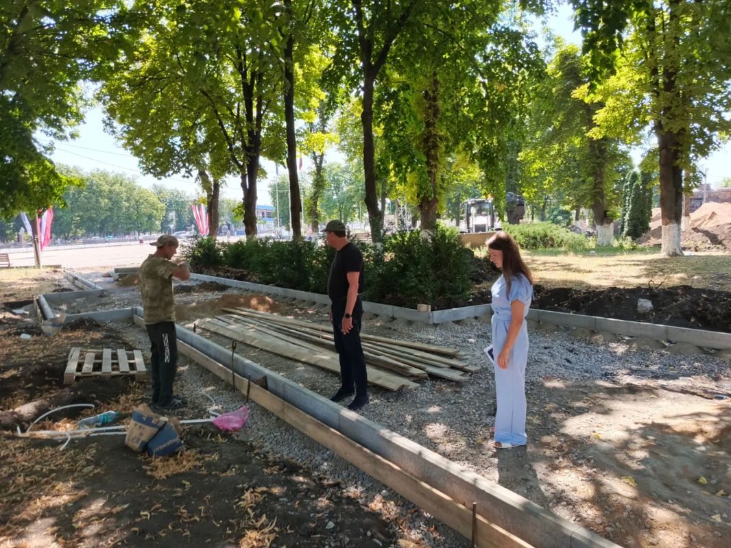 Константин Зинченко: Благоустройство центральной площади Волновахи: ход работ Константин Зинченко: Благоустройство центральной площади Волновахи: ход работ