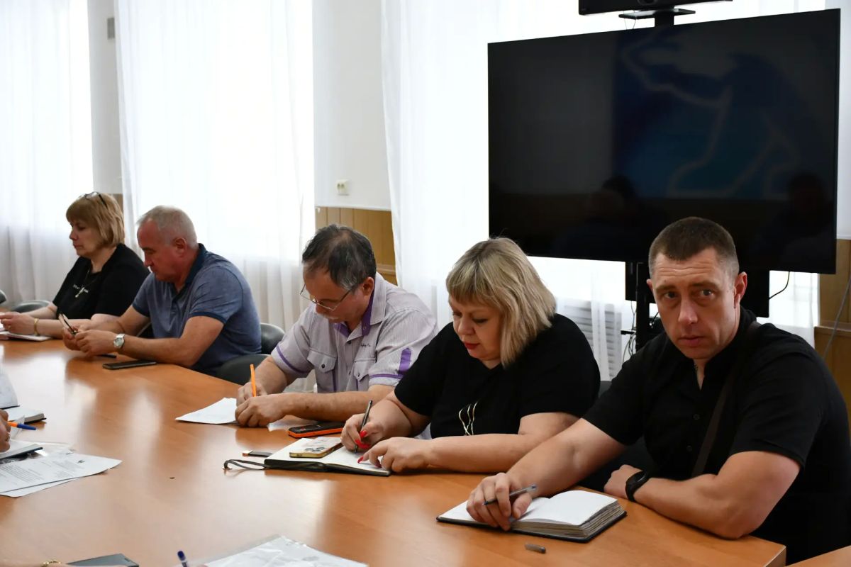 22 июля, заместитель главы администрации городского округа Дебальцево Евгений Глебов провел заседание комиссии по вопросам подготовки объектов жилищно-коммунального хозяйства, социальной сферы, к работе в осенне-зимний... 22 июля, заместитель главы администрации городского округа Дебальцево Евгений Глебов провел заседание комиссии по вопросам подготовки объектов жилищно-коммунального хозяйства, социальной сферы, к работе в осенне-зимний...