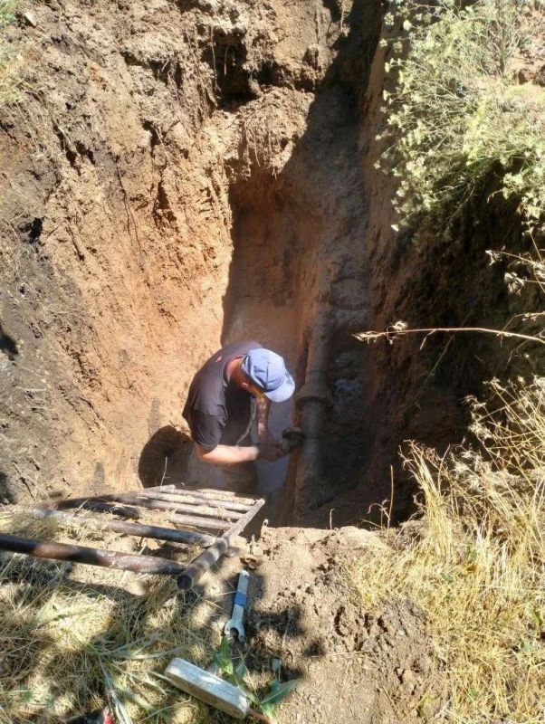 Наталья Великодная: Специалисты службы водоснабжения Тельмановского водоканала провели ремонтные работы на участке водопроводной сети по адресу: с. Коньково, ул. Степная, 18 Наталья Великодная: Специалисты службы водоснабжения Тельмановского водоканала провели ремонтные работы на участке водопроводной сети по адресу: с. Коньково, ул. Степная, 18