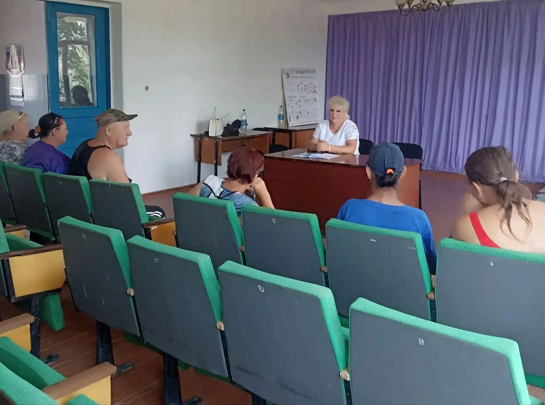 Начальник Металлистовского территориального отдела Светлана Тимофеева провела встречу с жителями с. Степано-Крынка
