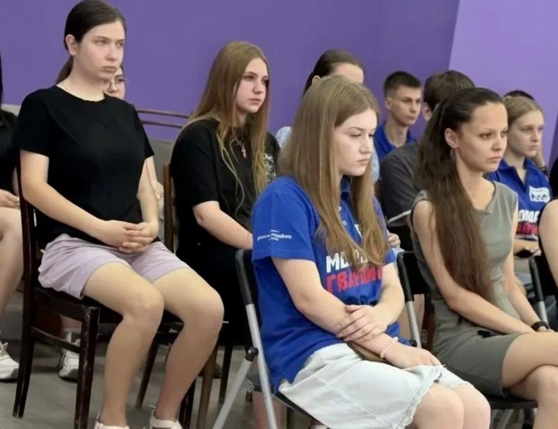 В рамках национального проекта «Молодёжь и дети» для молодёжи городского округа Торез состоялась встреча, посвящённая добровольческой деятельности В рамках национального проекта «Молодёжь и дети» для молодёжи городского округа Торез состоялась встреча, посвящённая добровольческой деятельности