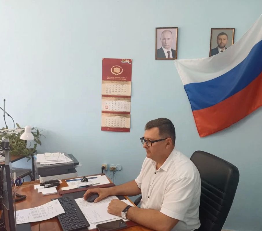 Сегодня, 22 июля 2026 года, во исполнение поручений Главы ДНР Дениса Пушилина и для поддержания оперативной связи с населением, Глава Новоазовского муниципального округа Василий Овчаров провёл очередной прямой эфир
