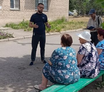 Лидер общественного мнения Денис Кичигин провел встречу с жителями многоквартирного дома по ул. Молодежная, 38