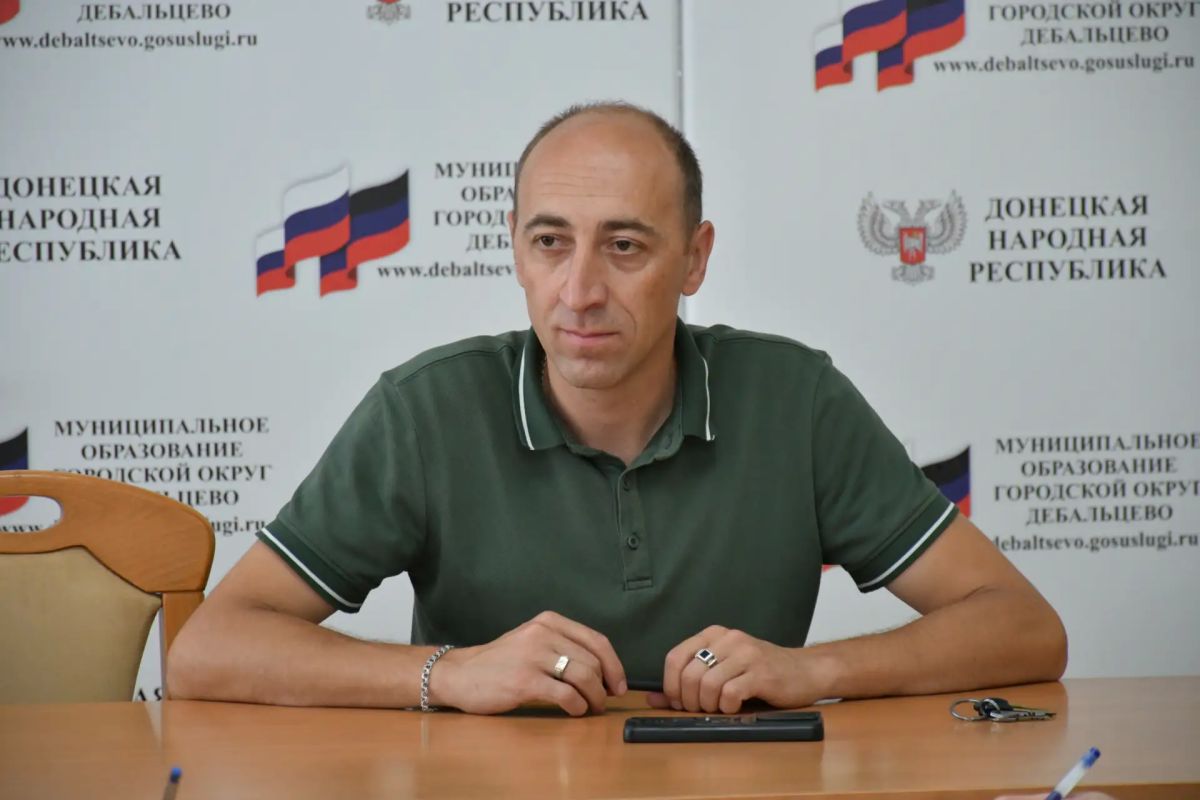 22 июля, заместитель главы администрации городского округа Дебальцево Евгений Глебов провел заседание комиссии по вопросам подготовки объектов жилищно-коммунального хозяйства, социальной сферы, к работе в осенне-зимний... 22 июля, заместитель главы администрации городского округа Дебальцево Евгений Глебов провел заседание комиссии по вопросам подготовки объектов жилищно-коммунального хозяйства, социальной сферы, к работе в осенне-зимний...
