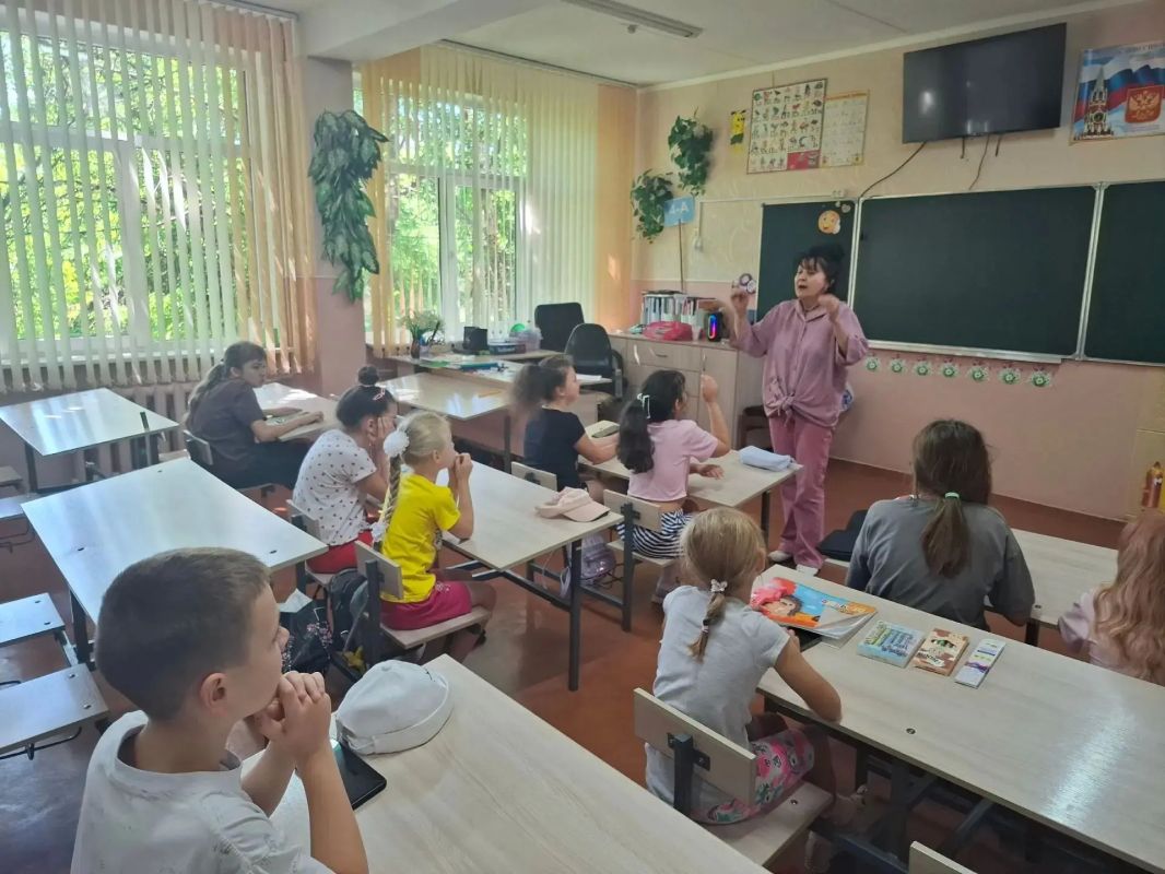На площадке "Краски детства" сегодня был день, наполненный теплом и патриотизмом На площадке "Краски детства" сегодня был день, наполненный теплом и патриотизмом