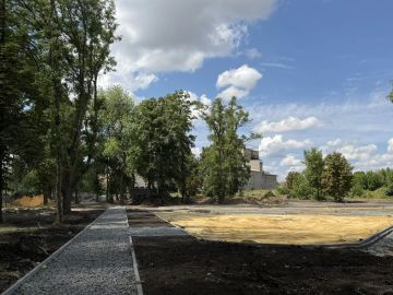 Денис Зубов: Подрядная организация Нижегородской области продолжает работать над благоустройством парка культуры и отдыха в г. о. Иловайск