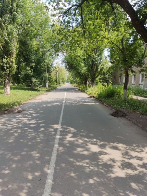 В Ждановке проводят работы по содержанию автомобильных дорог общего пользования местного значения В Ждановке проводят работы по содержанию автомобильных дорог общего пользования местного значения