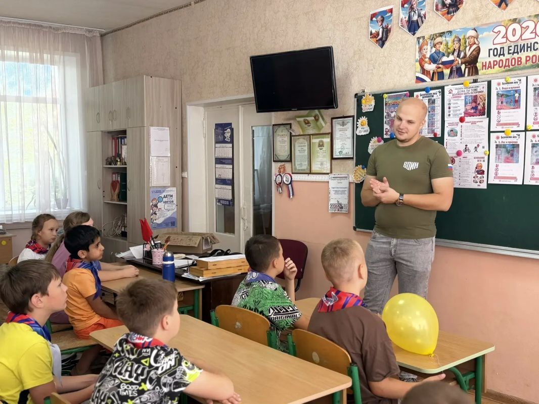 Безопасность превыше всего: инструктаж в пришкольном лагере Безопасность превыше всего: инструктаж в пришкольном лагере