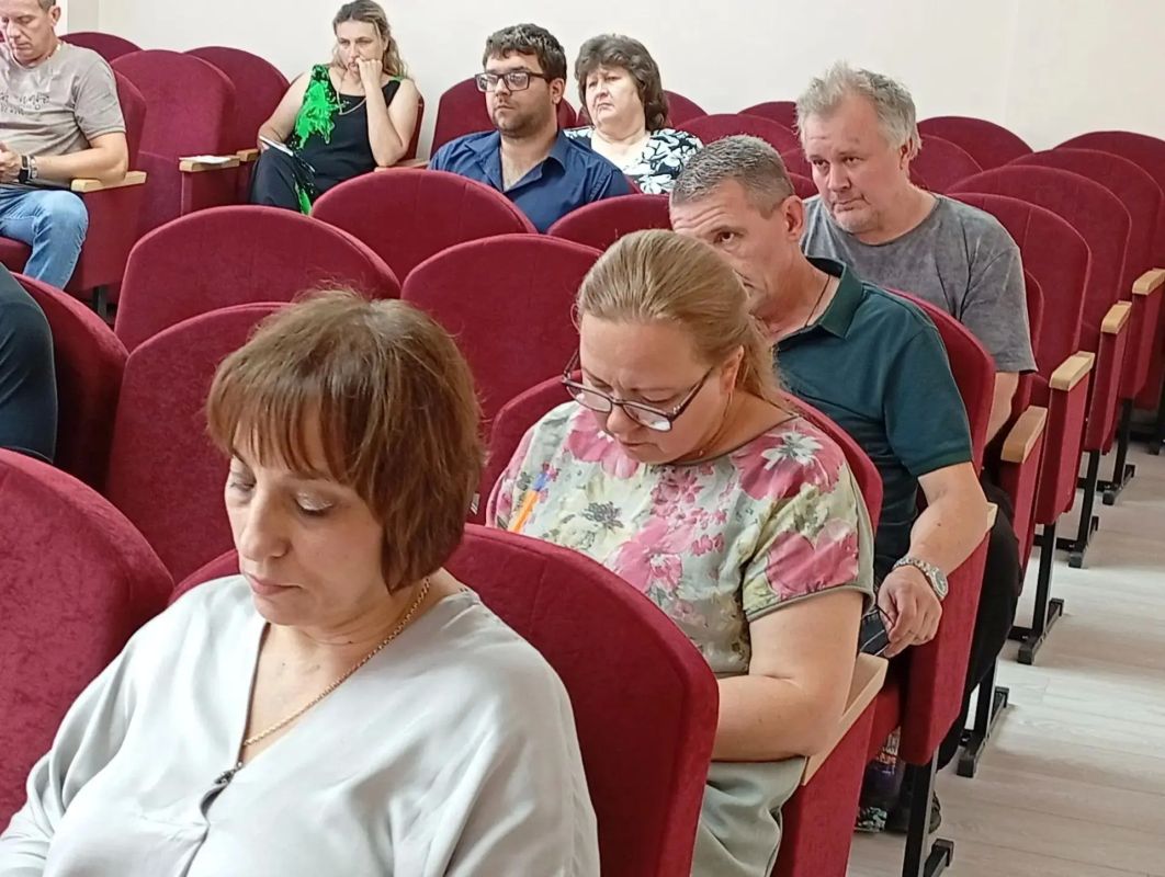 Сегодня в администрации округа прошло очередное заседание штаба по подготовке жилого фонда, социальных объектов и инфраструктуры жизнеобеспечения к новому отопительному сезону Сегодня в администрации округа прошло очередное заседание штаба по подготовке жилого фонда, социальных объектов и инфраструктуры жизнеобеспечения к новому отопительному сезону