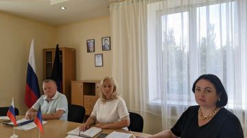 Наталья Бегуненко: Сегодня, 22 июля, руководитель Управы Петровского внутригородского района Администрации г.о. Донецк Бегуненко Наталья Ивановна провела еженедельное аппаратное совещание