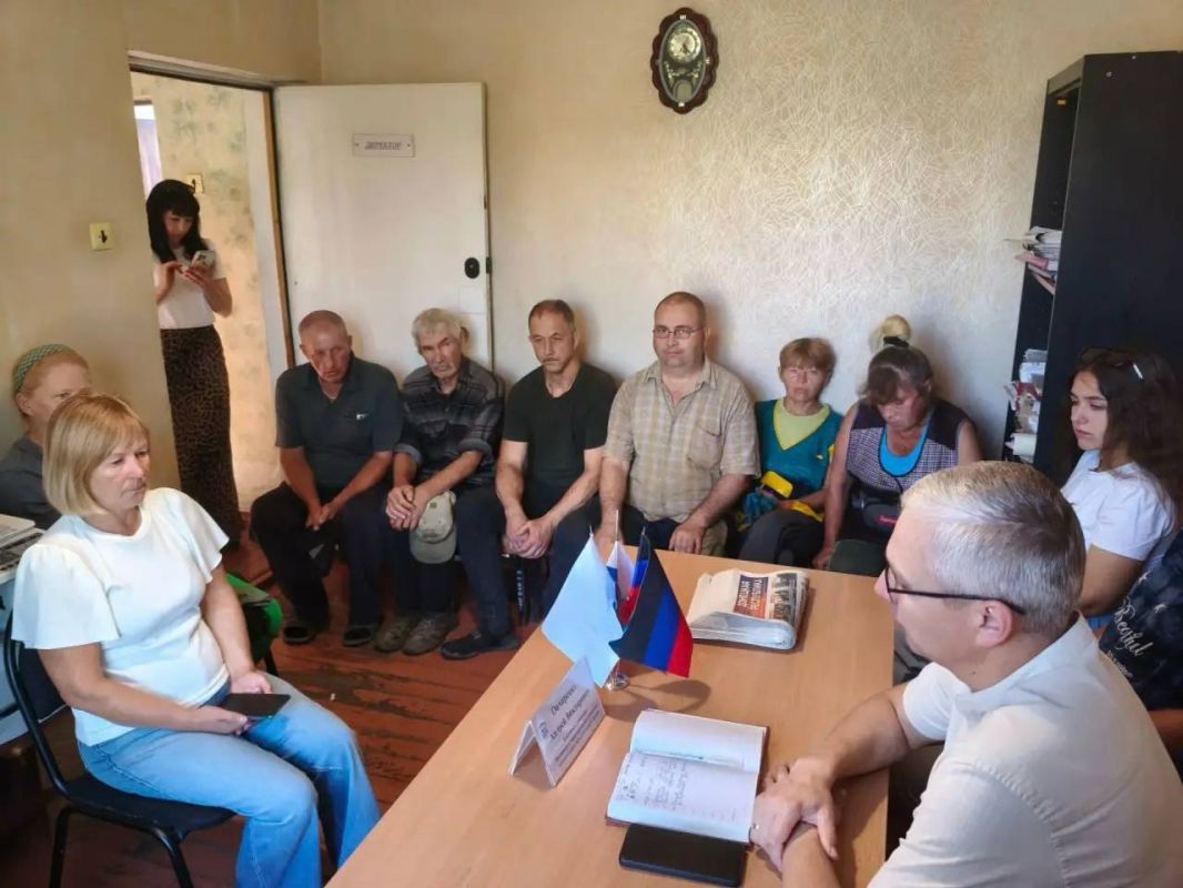 Сегодня, 22 июля, в рамках проекта «Управдом» провёл рабочую встречу с трудовым коллективом участка № 8 Пролетарского района Донецкого Филиала Единого регионального фонда по управлению МКД ДНР Сегодня, 22 июля, в рамках проекта «Управдом» провёл рабочую встречу с трудовым коллективом участка № 8 Пролетарского района Донецкого Филиала Единого регионального фонда по управлению МКД ДНР
