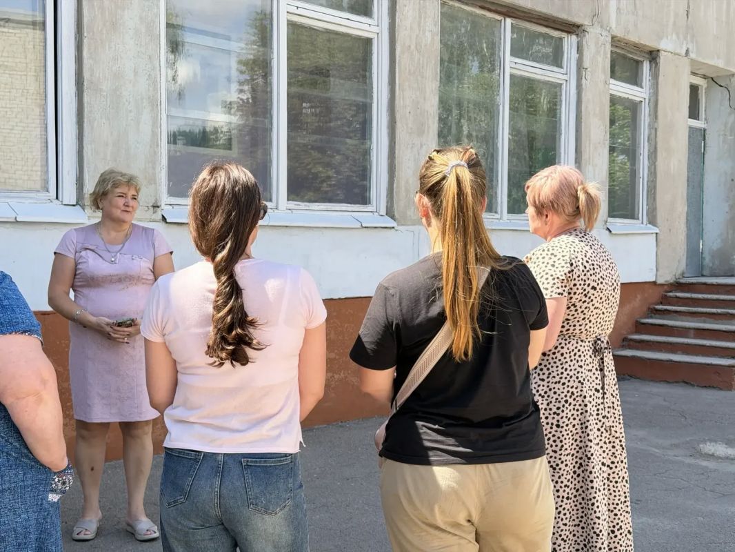 Сегодня, 22 июля, заместитель руководителя Управы Центрально-Городского внутригородского Лариса Онищенко провела встречу по адресу: кв-л Железнодорожный , 33