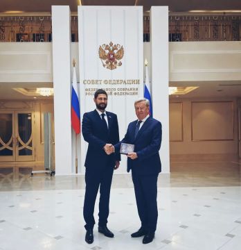Александр Волошин: Сегодня от имени Главы ДНР Дениса Владимировича Пушилина вручил знак отличия «За заслуги перед Республикой» III степени Петру Владимировичу Царькову