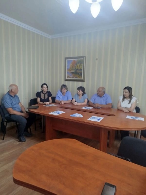 В Ялтинском территориальном отделе под руководством Сергея Спахи состоялась рабочая встреча представителей предпринимательского сообщества с сотрудниками налоговой инспекции В Ялтинском территориальном отделе под руководством Сергея Спахи состоялась рабочая встреча представителей предпринимательского сообщества с сотрудниками налоговой инспекции
