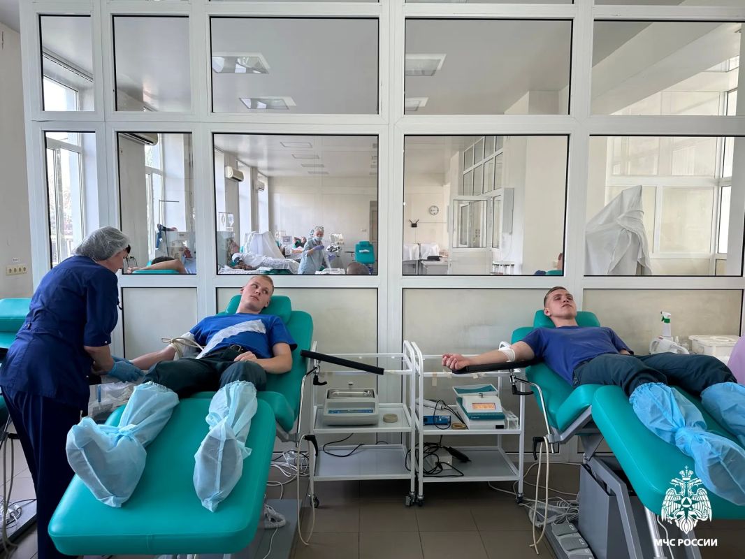 «Кровь для жизни»: курсанты МЧС приняли участие в «Неделе донора» «Кровь для жизни»: курсанты МЧС приняли участие в «Неделе донора»