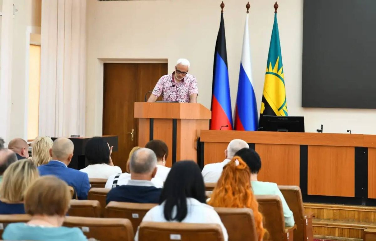 Вчера провела расширенное аппаратное совещание, в котором участвовали руководители структурных подразделений, районных управ, коммунальных предприятий, а также другие организации и службы Вчера провела расширенное аппаратное совещание, в котором участвовали руководители структурных подразделений, районных управ, коммунальных предприятий, а также другие организации и службы