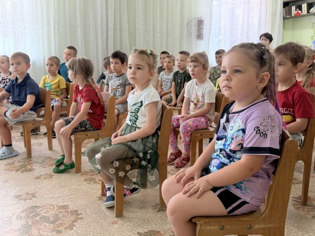 Сегодня в ГБДОУ «Детский сад № 22 «Чайка» г.о. Торез состоялось мероприятие, направленное на формирование экологического сознания у подрастающего поколения Сегодня в ГБДОУ «Детский сад № 22 «Чайка» г.о. Торез состоялось мероприятие, направленное на формирование экологического сознания у подрастающего поколения