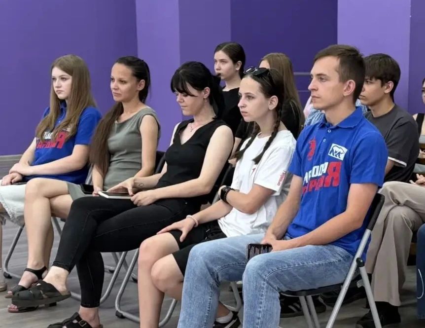 В рамках национального проекта «Молодёжь и дети» для молодёжи городского округа Торез состоялась встреча, посвящённая добровольческой деятельности В рамках национального проекта «Молодёжь и дети» для молодёжи городского округа Торез состоялась встреча, посвящённая добровольческой деятельности