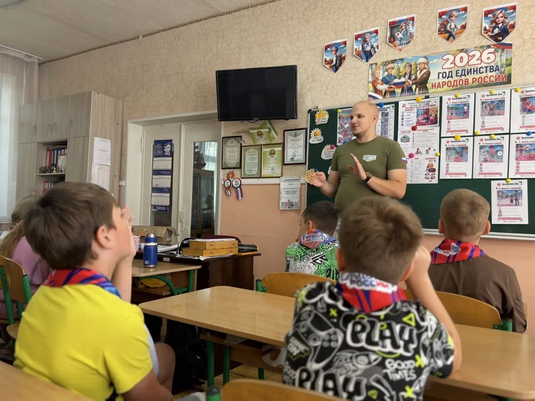 Безопасность превыше всего: инструктаж в пришкольном лагере Безопасность превыше всего: инструктаж в пришкольном лагере