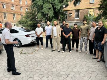 Встреча с иностранными гражданами, осуществляющими трудовую деятельность на территории городского округа Донецк, в рамках которой до них планируется довести следующие разделы адаптационного курса: