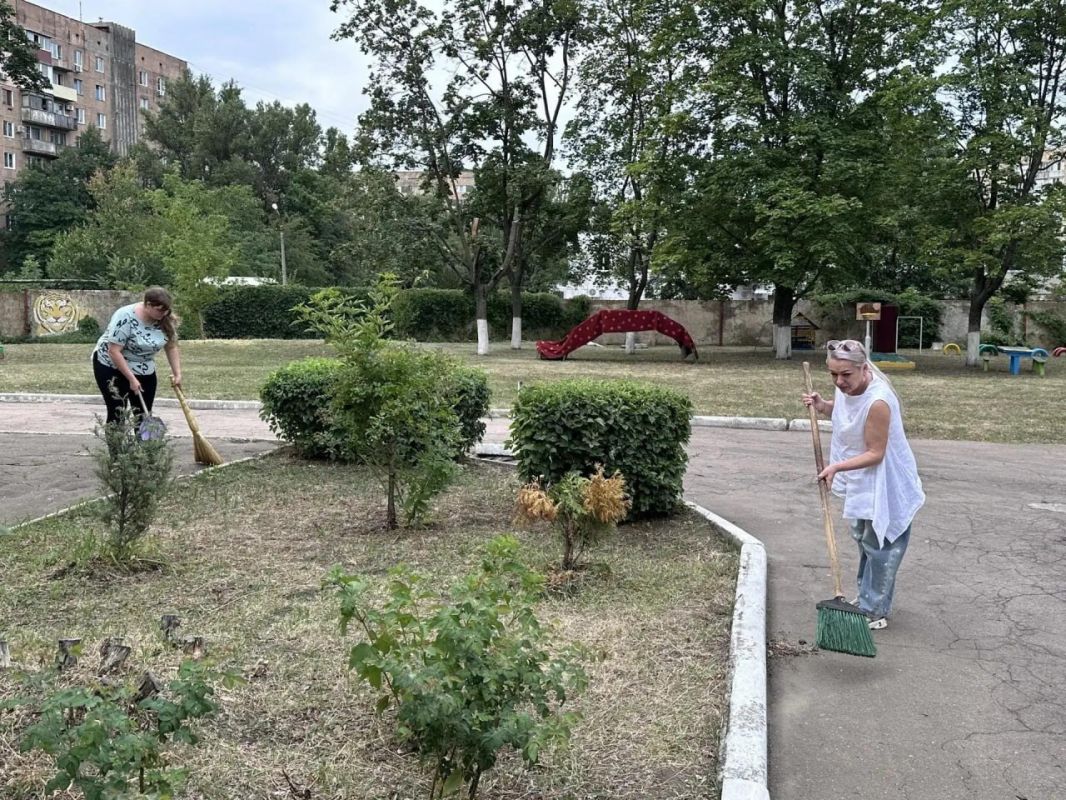 Сегодня, 23 июля 2026 года, в рамках проекта «Городская среда», реализуемого Единой Россией , неравнодушные жители Кировского района приняли участие в традиционной экологической акции «Чистый четверг» Сегодня, 23 июля 2026 года, в рамках проекта «Городская среда», реализуемого Единой Россией , неравнодушные жители Кировского района приняли участие в традиционной экологической акции «Чистый четверг»