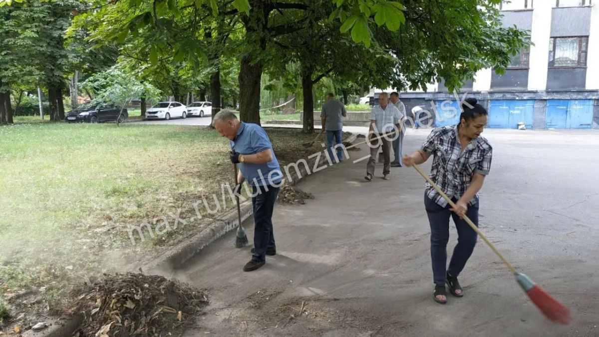 Алексей Кулемзин: Акция «Чистый четверг» во всех районах Донецка! Алексей Кулемзин: Акция «Чистый четверг» во всех районах Донецка!