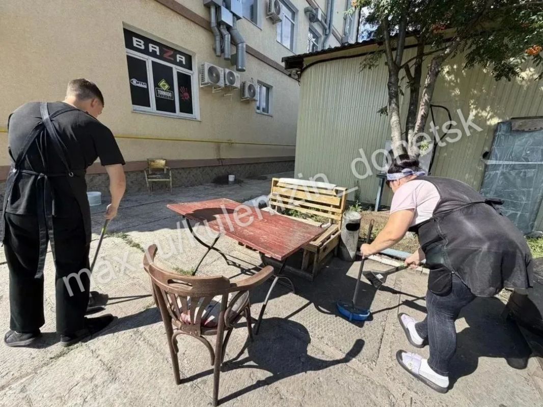 Алексей Кулемзин: Предприятия торговли и ГУП ДНР «Рынки Донбасса» продолжают участвовать в еженедельной акции «Чистый четверг» Алексей Кулемзин: Предприятия торговли и ГУП ДНР «Рынки Донбасса» продолжают участвовать в еженедельной акции «Чистый четверг»
