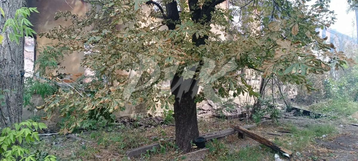 Иван Приходько: Уничтоженное в результате атаки дрона украинских террористов домостроение в Никитовском районе Горловки Иван Приходько: Уничтоженное в результате атаки дрона украинских террористов домостроение в Никитовском районе Горловки