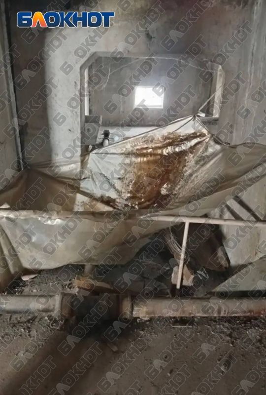 Лифт починили, а крыша течёт третий год: на Независимости снова «нет подрядчиков» Лифт починили, а крыша течёт третий год: на Независимости снова «нет подрядчиков»