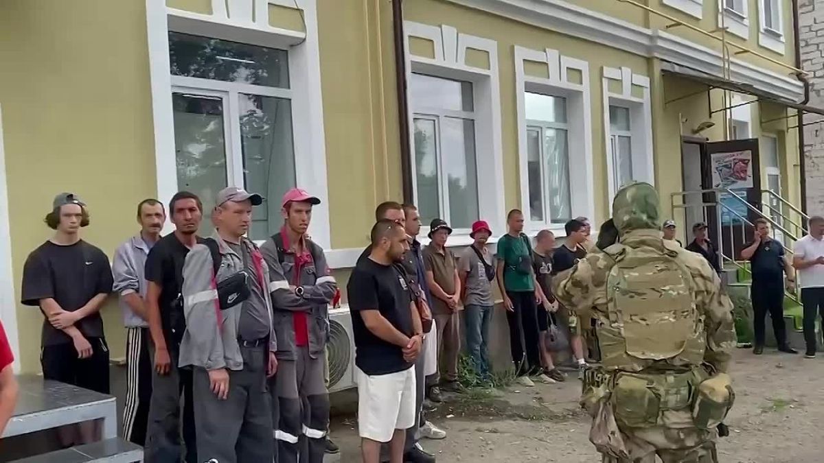 СТРАЖИ ПРАВОПОРЯДКА КОНТРОЛИРУЮТ СОБЛЮДЕНИЕ ЗАКОНОДАТЕЛЬСТВА В СФЕРЕ МИГРАЦИИ
