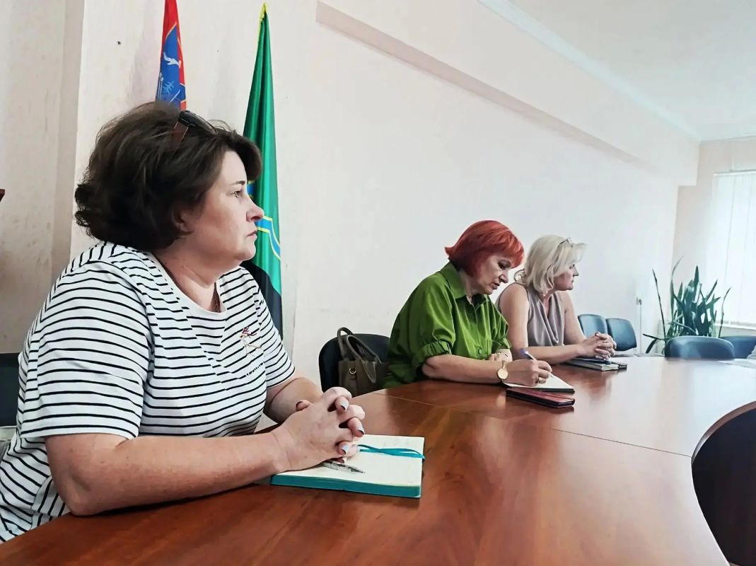 В Ждановке обсудили подготовку к отопительному сезону 2026-2027 годов В Ждановке обсудили подготовку к отопительному сезону 2026-2027 годов